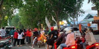 Tebar Kebaikan di Bulan Suci Ramadan, DPC PDI Perjuangan Grobogan Bagikan Takjil