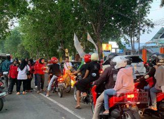 Tebar Kebaikan di Bulan Suci Ramadan, DPC PDI Perjuangan Grobogan Bagikan Takjil