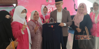 Tour Ramadan, Hj. Juwek Juwita Pamerkan Produk Lokal di Bandung