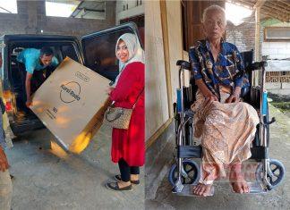 Triana Handayani Serahkan Bantuan Kursi Roda pada Warga Desa Sugihmanik