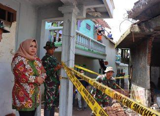 Mbak Peny Beri Bantuan untuk Korban Ledakan Mercon