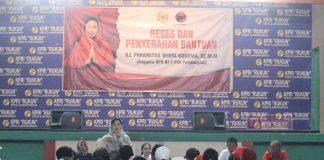 Paramitha Bagikan Bingkisan Lebaran Guna Mewujudkan Kesolidan Struktural Partai Paramitha Widya Kusuma menyampaikan seminar terkait entrepreneurship saat gelar reses, serta bagikan bingkisan lebaran kepada pengurus PAC hingga Ranting PDI Perjuangan di tiga Kecamatan di Brebes.