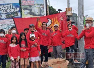 Laskar Abang Mbranang Gelar Bagi-Bagi Takjil di Mungkid