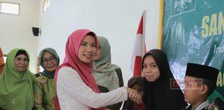 Ristawati dan Muslimat NU Beri Santunan di Bulan Ramadan