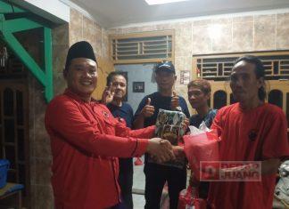Jelang Idul Fitri, Bangun Bagikan Paket THR pada Bintang Satu