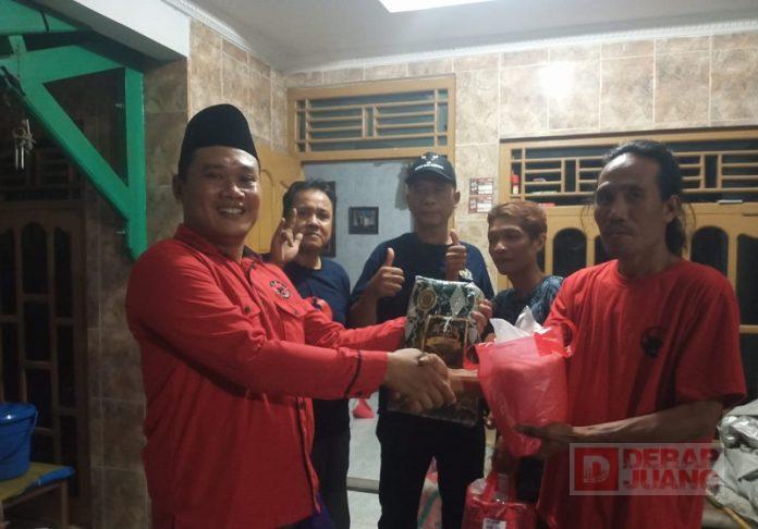 Jelang Idul Fitri, Bangun Bagikan Paket THR pada Bintang Satu