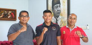 Andang Berikan Sepeda Senilai 51 Juta pada Juara Sea Games Kamboja Asal Jepara