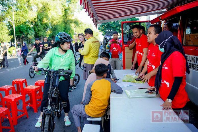 Berakhir Pekan di Solo, Puan Sapa Warga di CFD-Safari Zoo