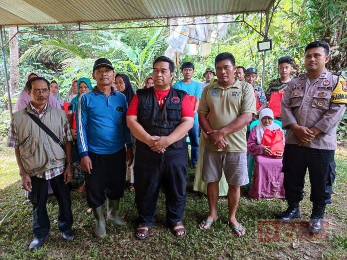 Berikan Bantuan Warga Terdampak Tanah Amblas, Purwanto Kita Harus Peduli Sesama