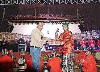 Buka Pagelaran Wayang Kulit, Sadewo: Bersama Merawat Budaya Bangsa