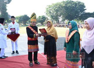 Bupati Afif Pimpin Upacara Peringatan Hari Otda XXVII dan Hardiknas 2023