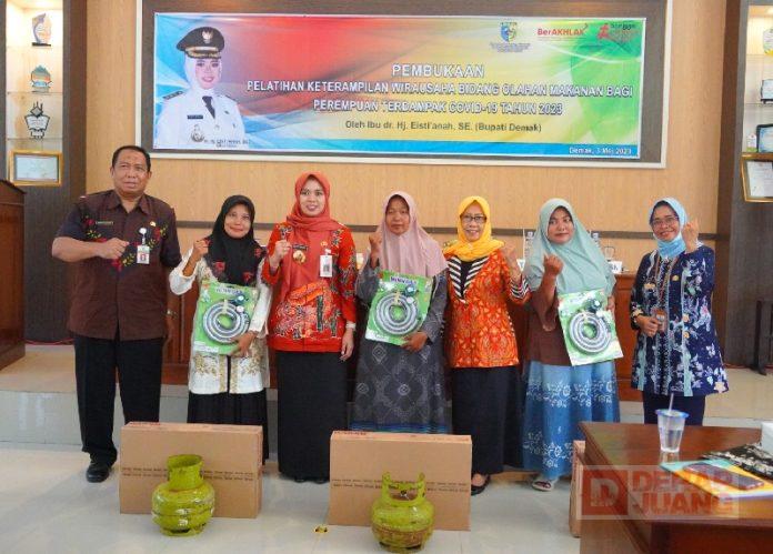 Bupati Demak Hadirkan Pelatihan Wirausaha Bidang Olahan Makanan Bagi Ibu Rumah Tangga