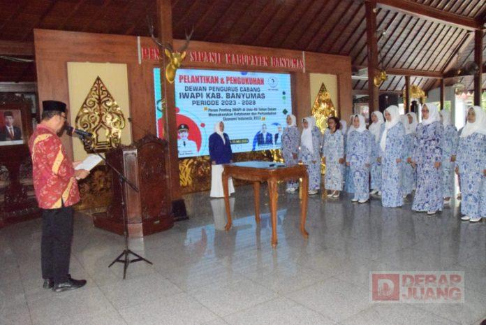 Bupati Husein Kukuhkan Pengurus Baru IWAPI Banyumas