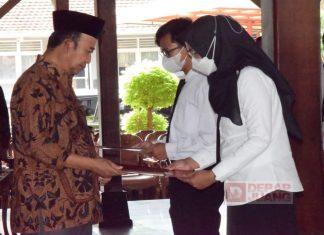 Bupati Husein Lantik 24 PPPK Tenaga Kesehatan