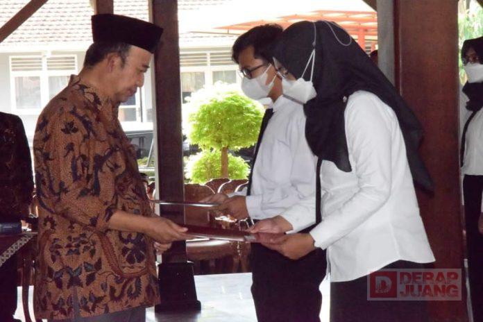 Bupati Husein Lantik 24 PPPK Tenaga Kesehatan