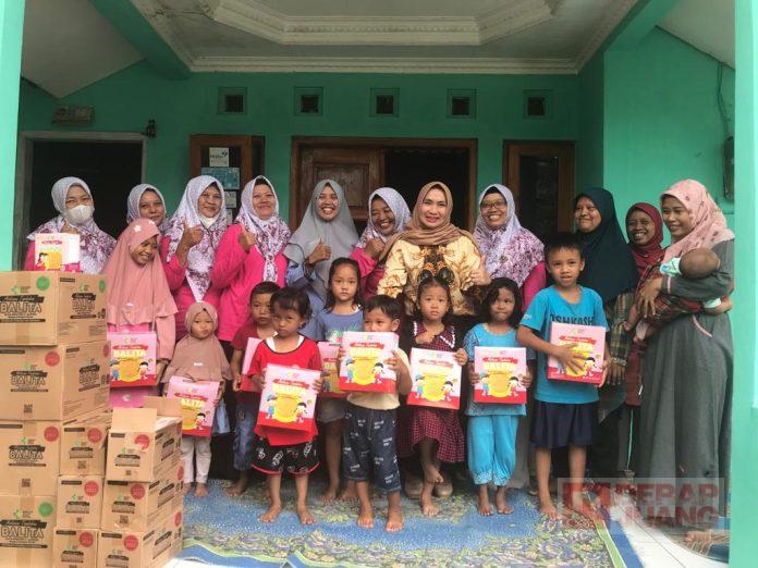 Didi Rudian Bagikan Makanan Tambahan Kepada Ibu Hamil dan Balita