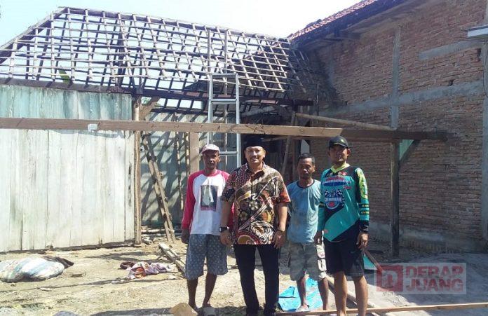 Heru Santoso Lakukan Peninjauan Bantuan RTHL di Desa Ngembak