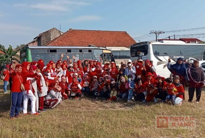 Mengisi Liburan, Bu Nyai Ajak Srikandi Banteng Berekreasi