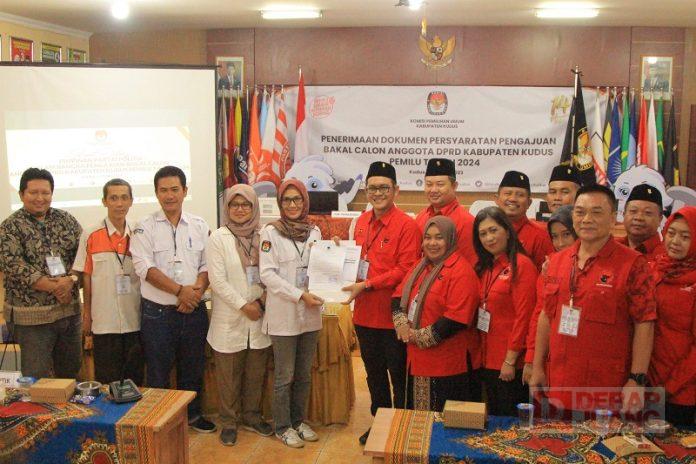 PDI Perjuangan Kudus Resmi Daftarkan 45 Bacaleg