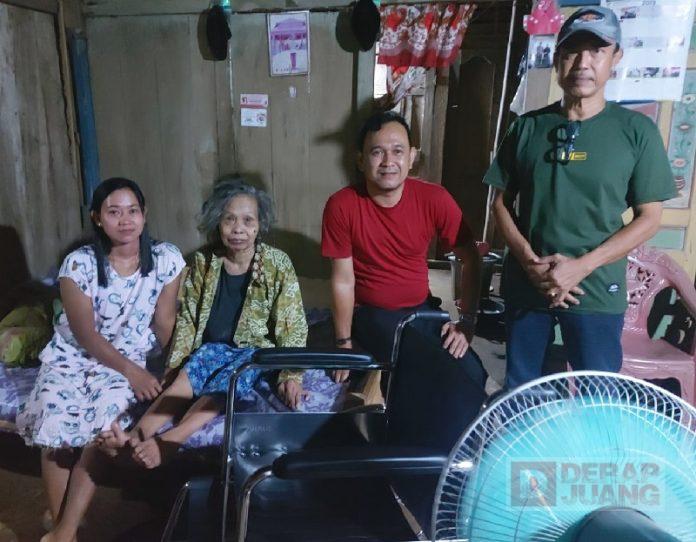 Penuh Haru, Hengki Dengar Curhatan Ibu Sutimah