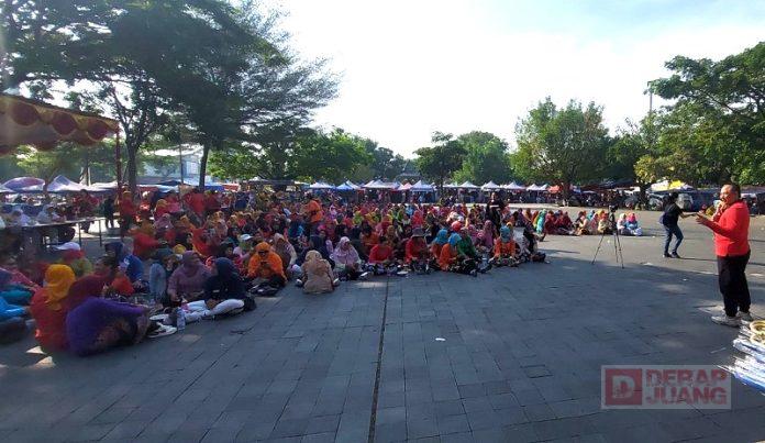 Rober Gandeng DPC KKI Gelar Parade dan Senam Berkebaya