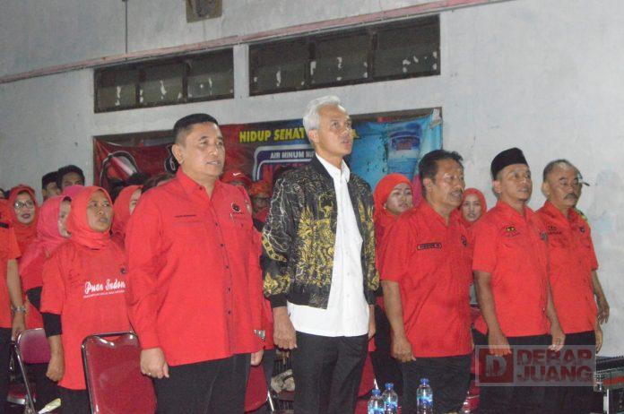 Sambangi DPC PDI Perjuangan Cilacap, Ganjar Serukan Kemenangan