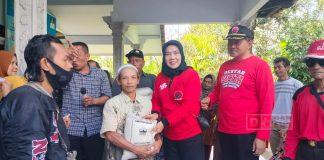 Sri Ruwiyati Salurkan Bantuan Beras 2,5 Ton di Desa Bojonegara