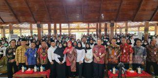 Sri Sumarni Serahkan SK Pengangkatan P3K Tenaga Kesehatan Formasi Tahun 2022