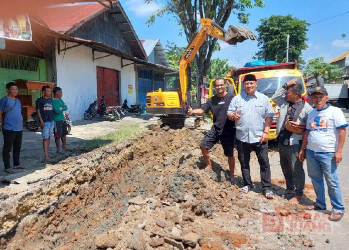 Tanggulangi Banjir, Heru Santosa Tinjau Perbaikan Saluran Air di Kelurahan Kuripan