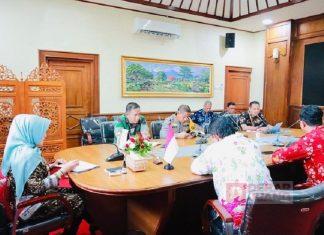 Sri Mulyani Lanjutkan Perbaikan Jalan Rusak di Klaten