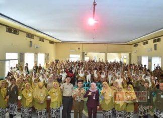 Ristawati Jadi Narasumber Seminar Kewirausahaan SMA