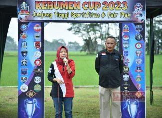 Buka Turnamen Sepak Bola, Ristawati: Jaga Sportifitas Hingga Akhir Turnamen Ristawati buka turnamen sepak bola Kebumen Cup 2023.