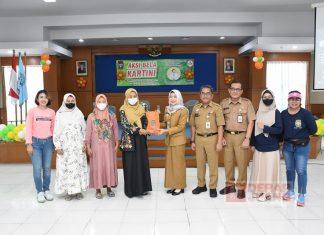 Hadiri Aksi Bela Kartini, Ristawati Harap Kasus Kematian Ibu & Anak Turun Wabup Ristawati hadiri aksi Bela Kartini di RSUD dr. Soedirman Kebumen.
