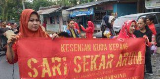 Kuda Kepang Meriahkan Pendaftaran Bacaleg PDI Perjuangan Kabupaten Pekalongan Ke KPU