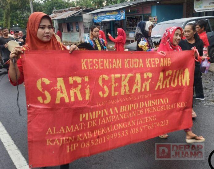 DPC Kab Pekalongan Kuda Kepang Meriahkan Pendaftaran Bacaleg PDI Perjuangan Kabupaten Pekalongan Ke KPU