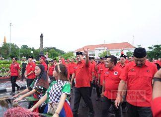 Daftar Ke KPU, PDI Perjuangan Kota Semarang Lakukan Long March Kirab Budaya