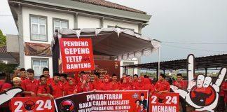 Pendaftaran Bacaleg Kebumen Diwarnai Parade Budaya