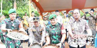 Hadiri TMMD Ke-116, Riswadi: Wujudkan Kemanunggalan TNI-Rakyat Hadiri TMMD Ke-116, Riswadi: Wujudkan Kemanunggalan TNI-Rakyat.