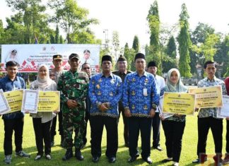 Peringati Harkitnas, Wabup Riswadi Pimpin Upacara Dengan Forkompinda Peringati Harkitnas, Wabup Riswadi Pimpin Upacara Dengan Forkompinda.