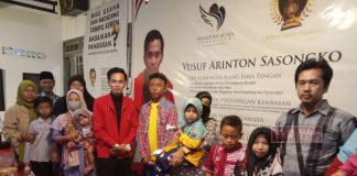 Yusuf Berikan Santunan Kepada Anak Yatim