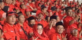 300 Kader PDI Perjuangan Cilacap Merahkan Stadion Utama Gelora Bung Karno