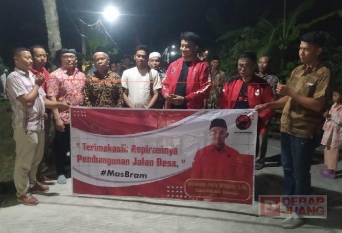 Berikan Bantuan Material, Mas Bram Resmikan Jalan Desa Kentengsari