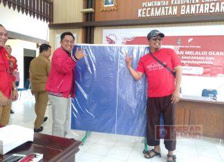 Berikan Bantuan Perangkat Olahraga Kepada Pemuda Gandrungmangu dan Bantarsari, Pujiyono: Pemuda Harus Semangat