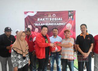 Bersama Tim Mas Vino, PDI Perjuangan Kota Salatiga Bagikan Beras