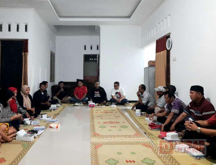 Febrian Nugraha Kumpulkan Ranting dan Anak Ranting Desa Kutasari