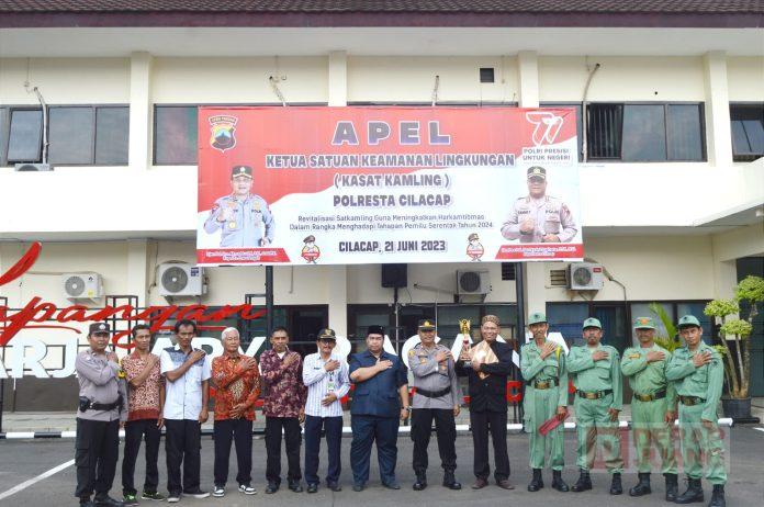 Ikuti Apel Kasatkamling Bersama Polresta Cilacap, Purwanto Saling Bersinergi Ciptakan Lingkungan Aman(2)