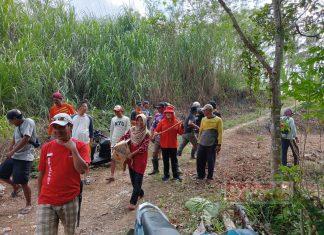 Kerja Bakti Bangun Akses Jalan Makam, Bu Nyai: Berikan Kenyamanan Para Peziarah
