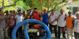 Majukan Sektor Pertanian, Heru Santosa Serahkan Bantuan Pompa Air di Desa Cingkrong