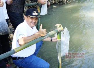Ngesti Nugraha Tebar Bibit Ikan Dalam Rangka Hari Lingkungan Hidup