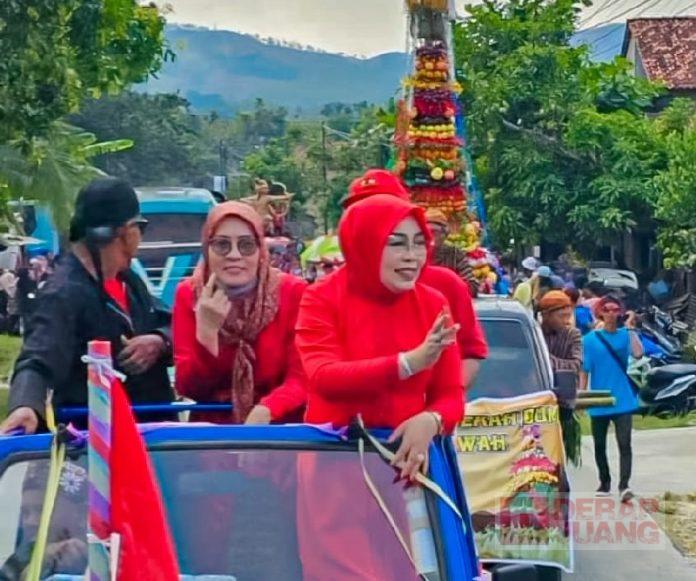 Pelihara dan Lestarikan Tradisi Leluhur, Sri Sumarni Ikuti Iring-iringan Kirab Budaya